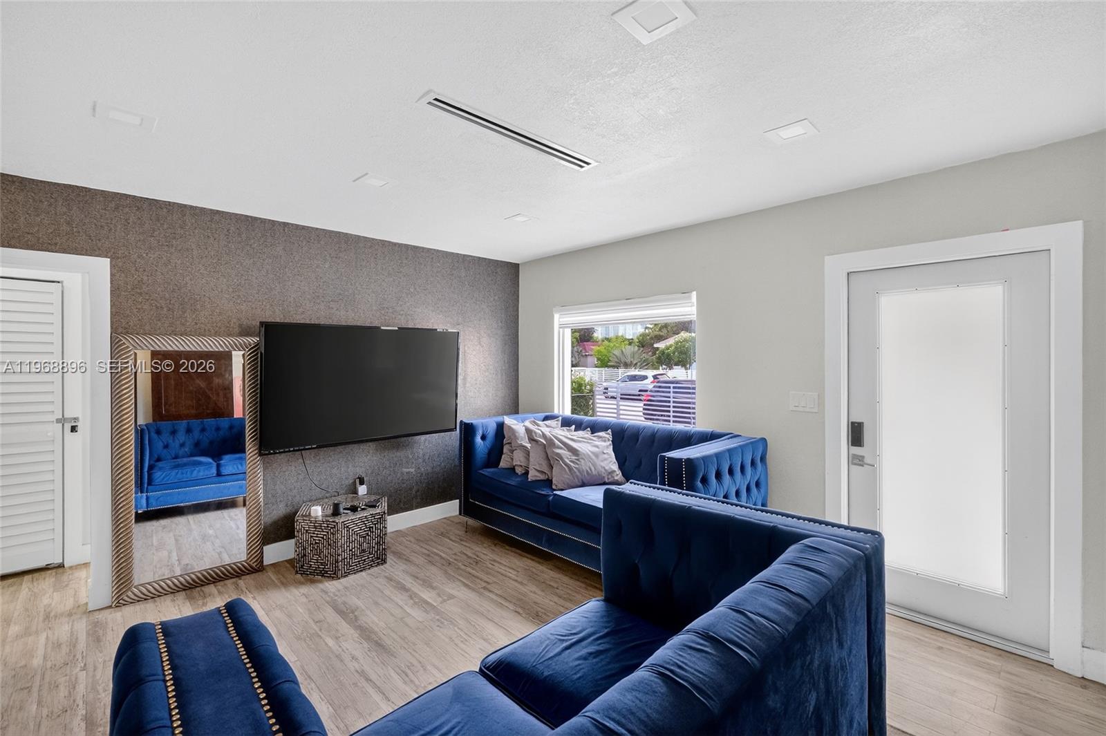 231 NW 44th St