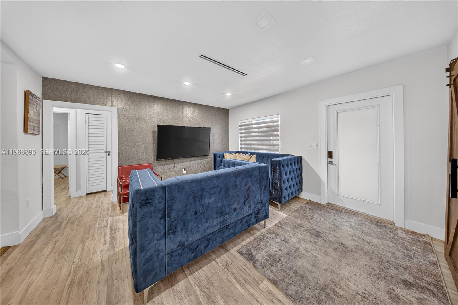 231 NW 44th St