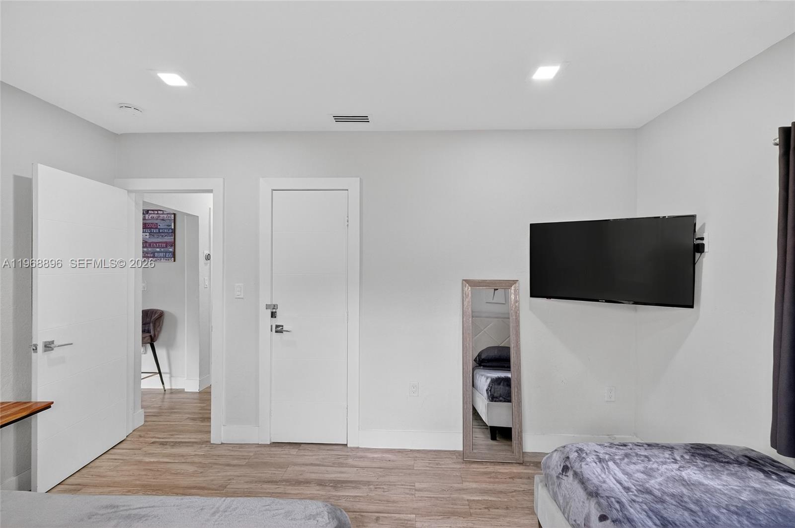 231 NW 44th St