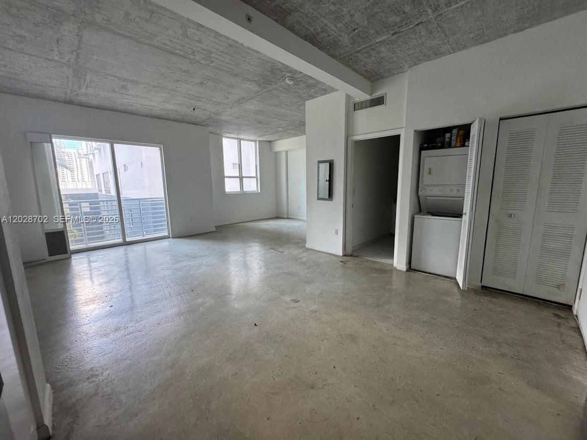 234 NE 3rd St # 1208