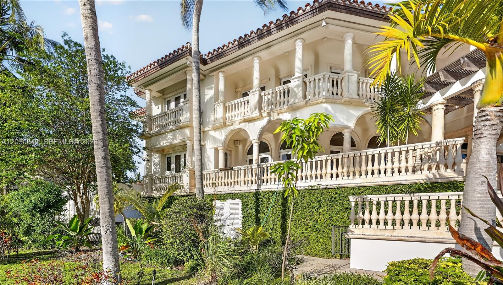 260 Cape Florida Dr