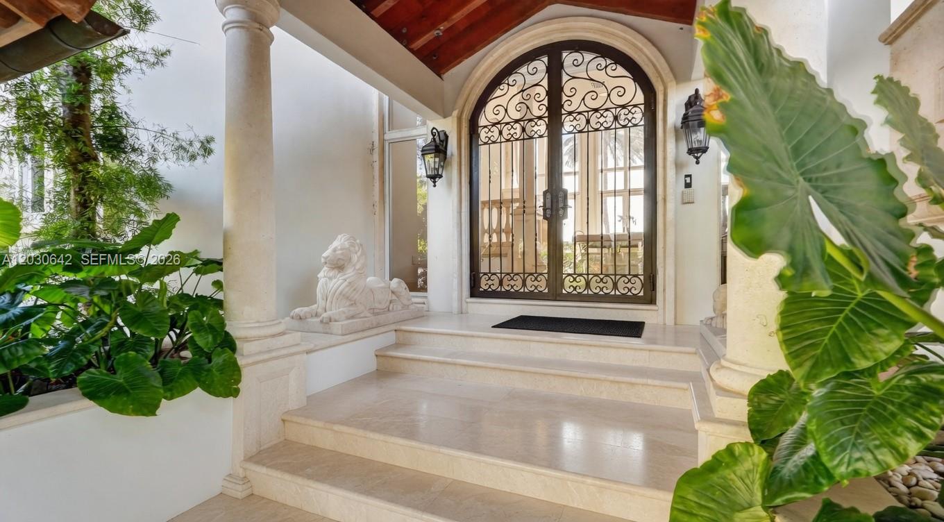 260 Cape Florida Dr