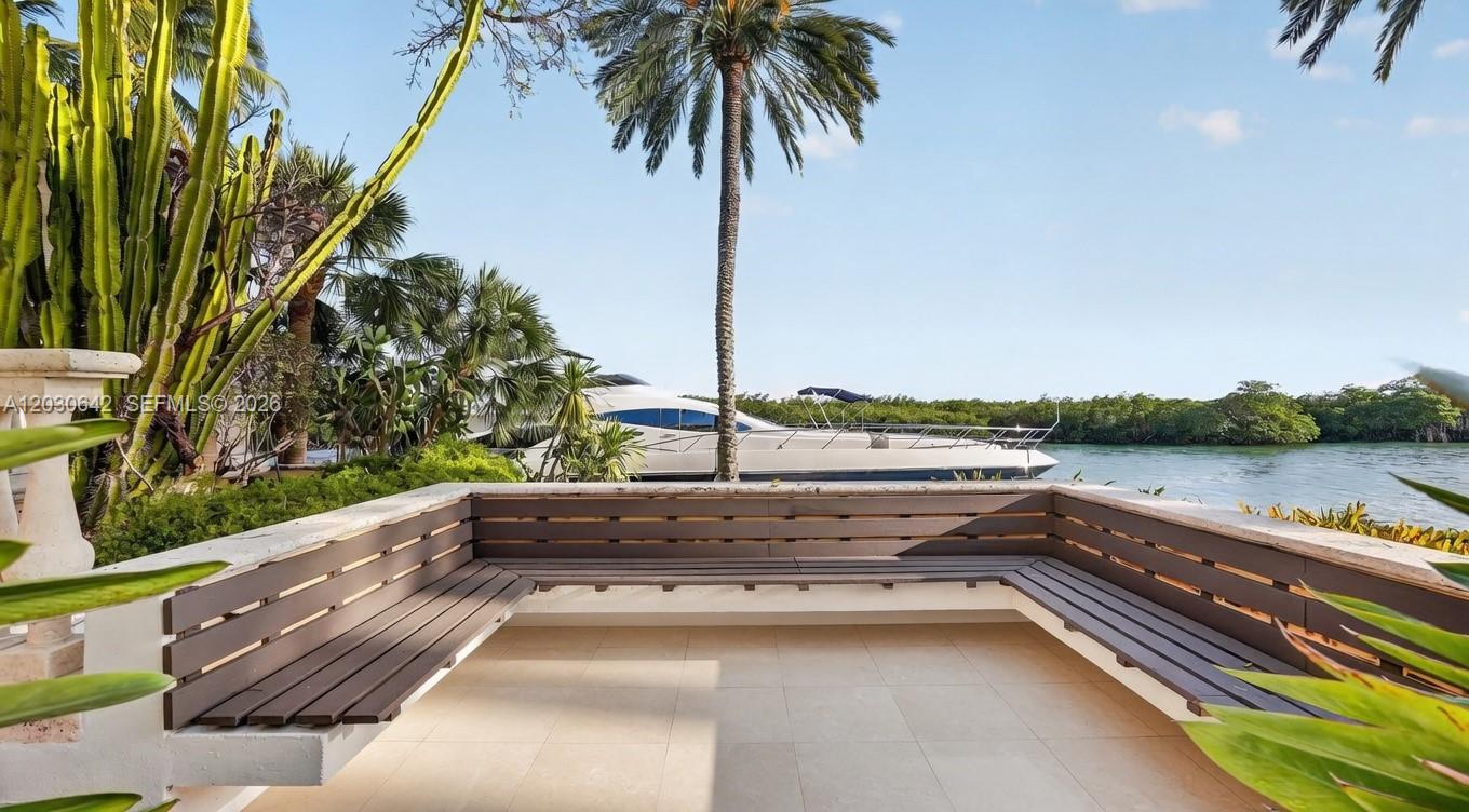 260 Cape Florida Dr
