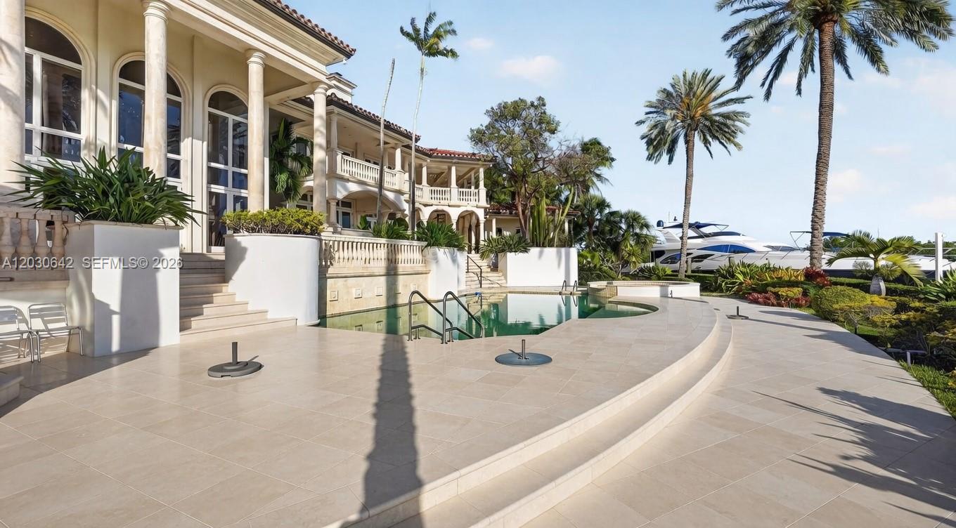 260 Cape Florida Dr