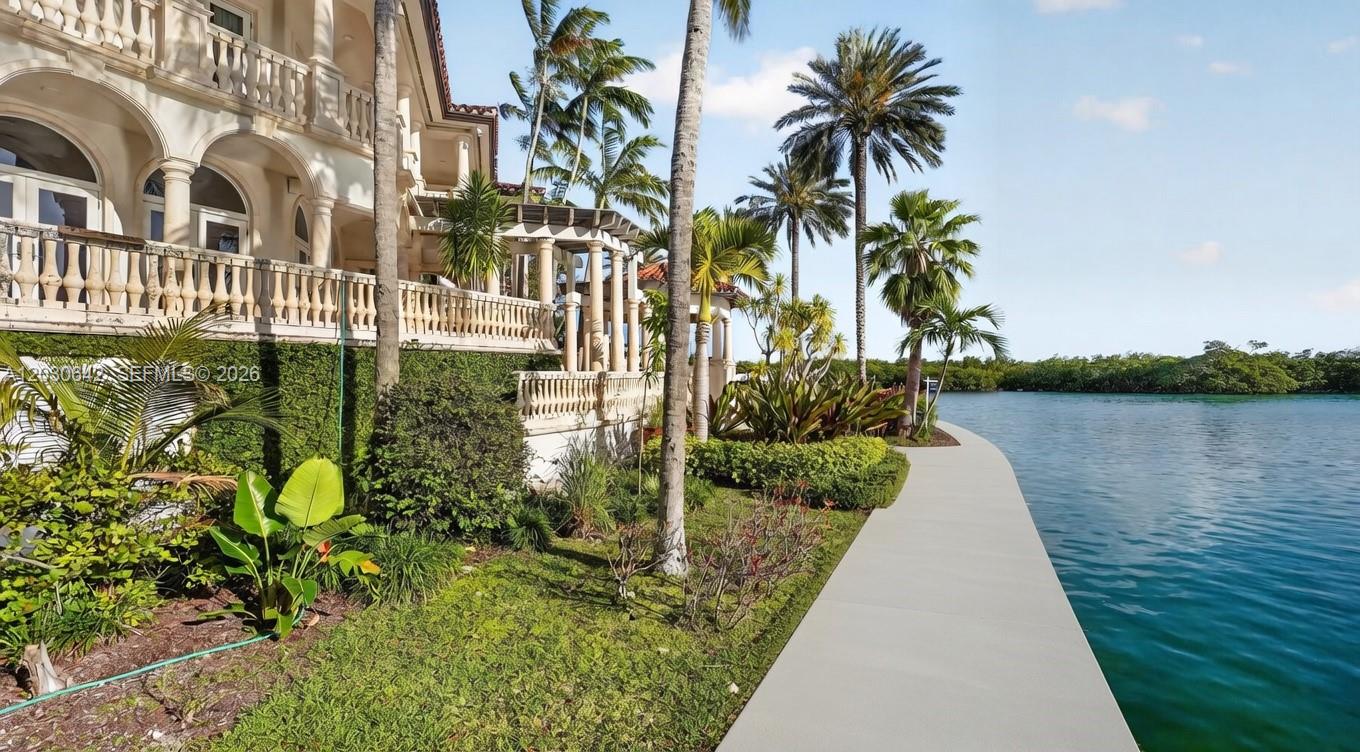 260 Cape Florida Dr