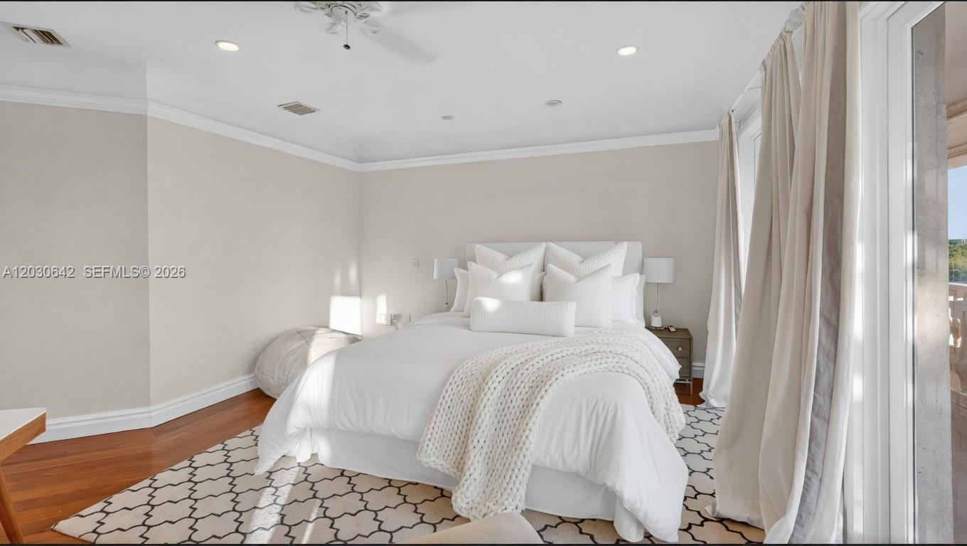 260 Cape Florida Dr
