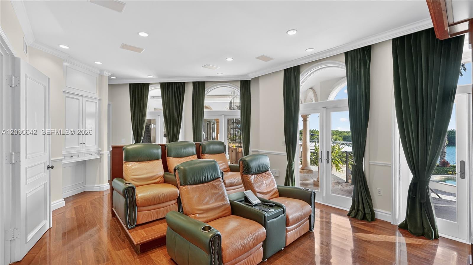 260 Cape Florida Dr