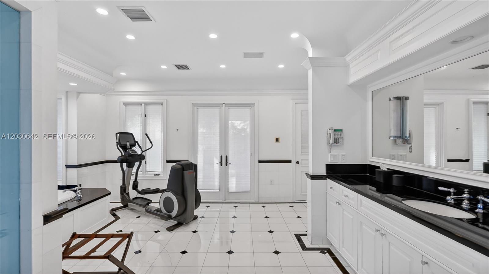 260 Cape Florida Dr