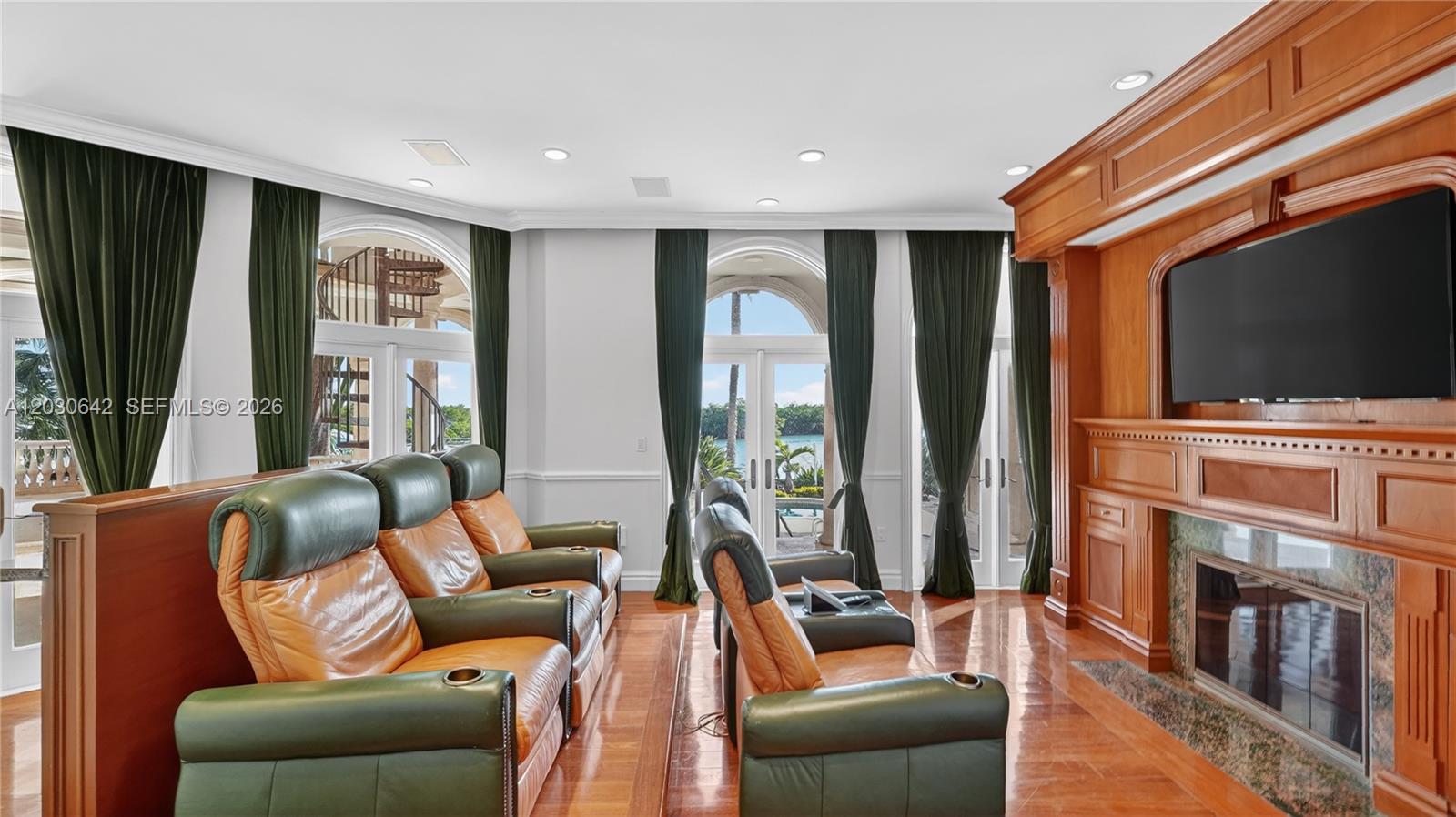 260 Cape Florida Dr