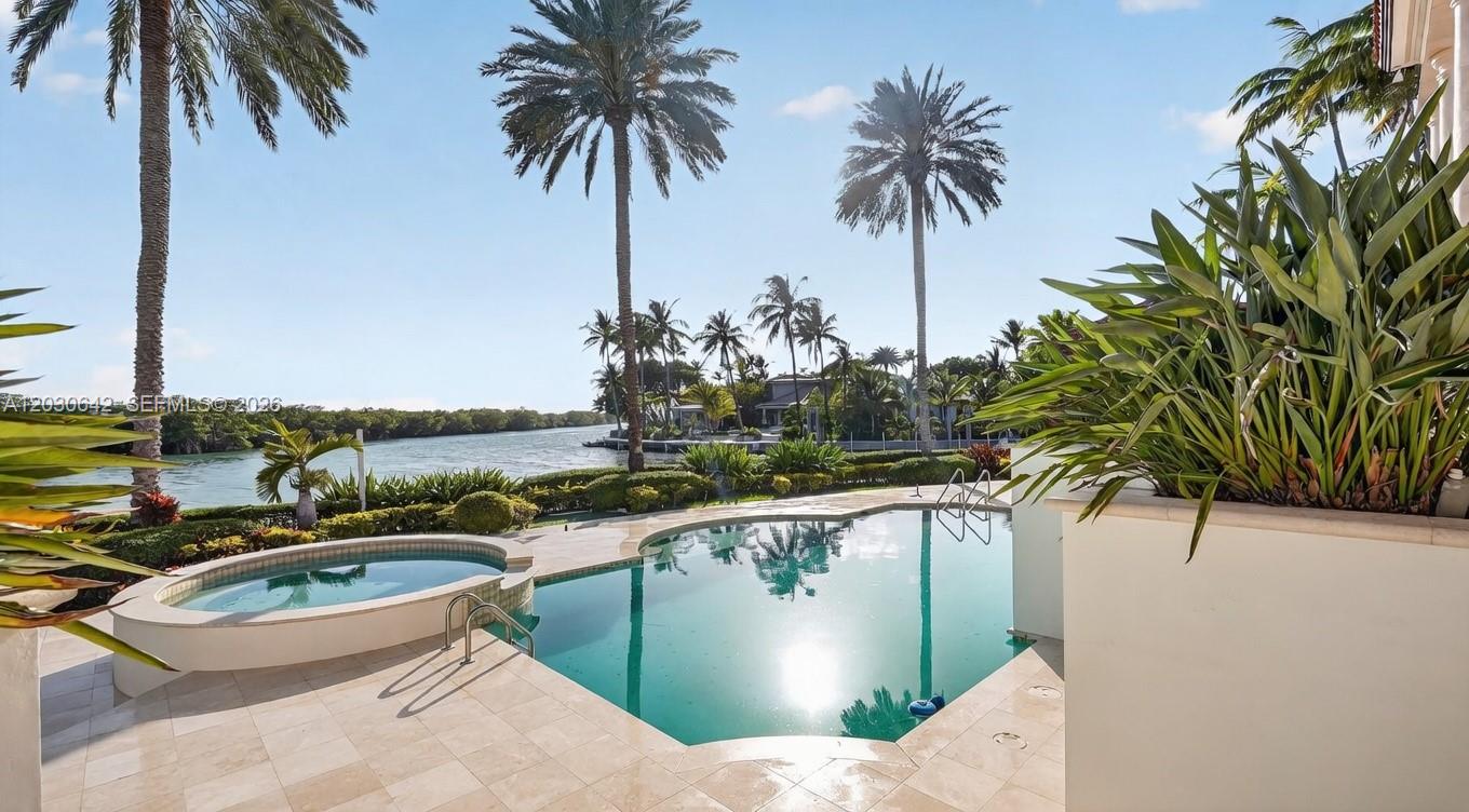 260 Cape Florida Dr