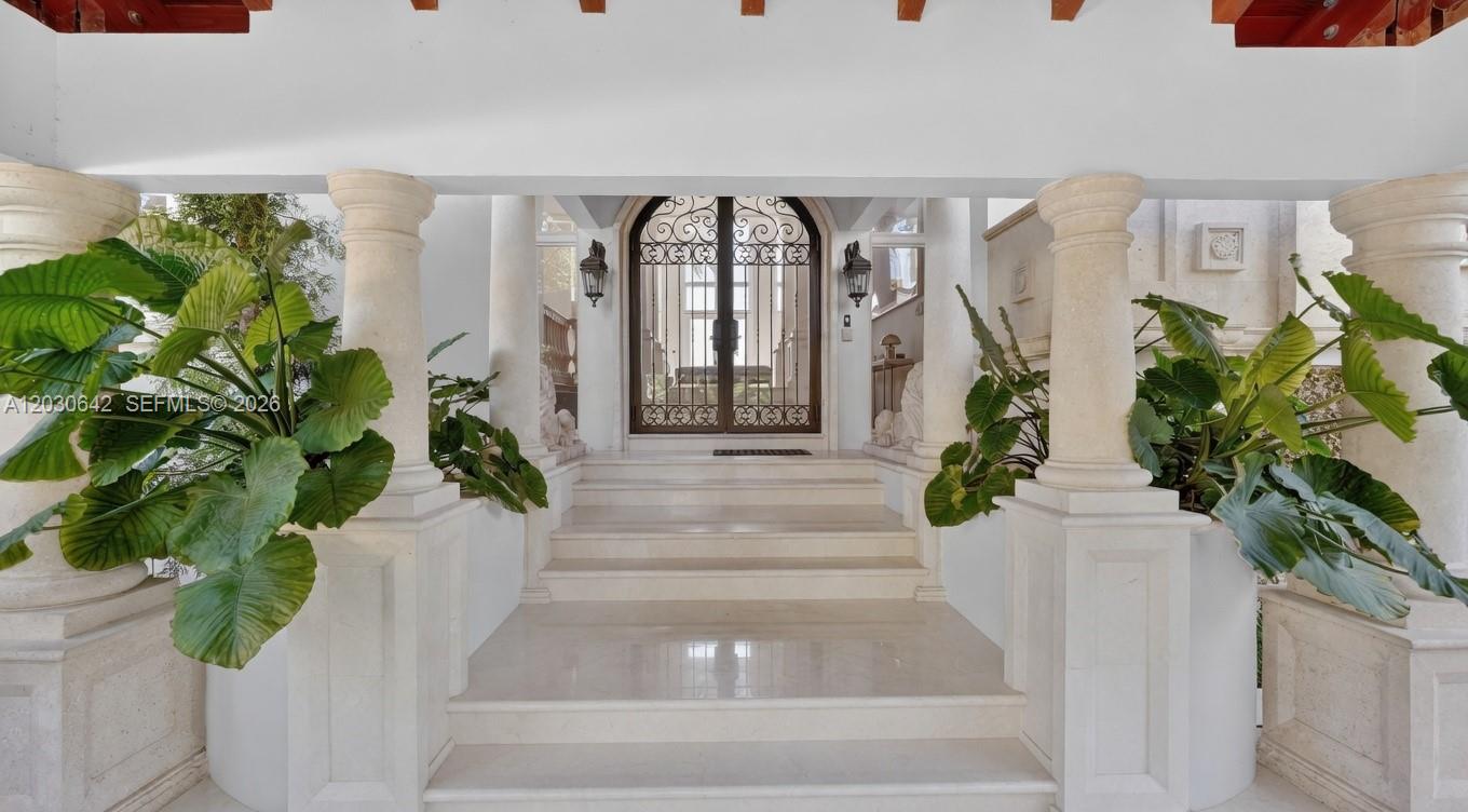 260 Cape Florida Dr