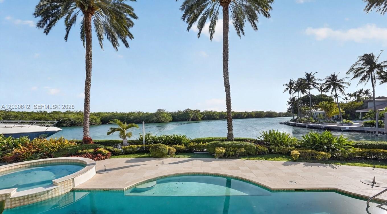 260 Cape Florida Dr