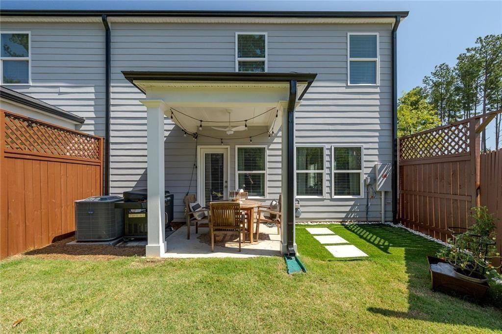 4167 Waratah Way SW