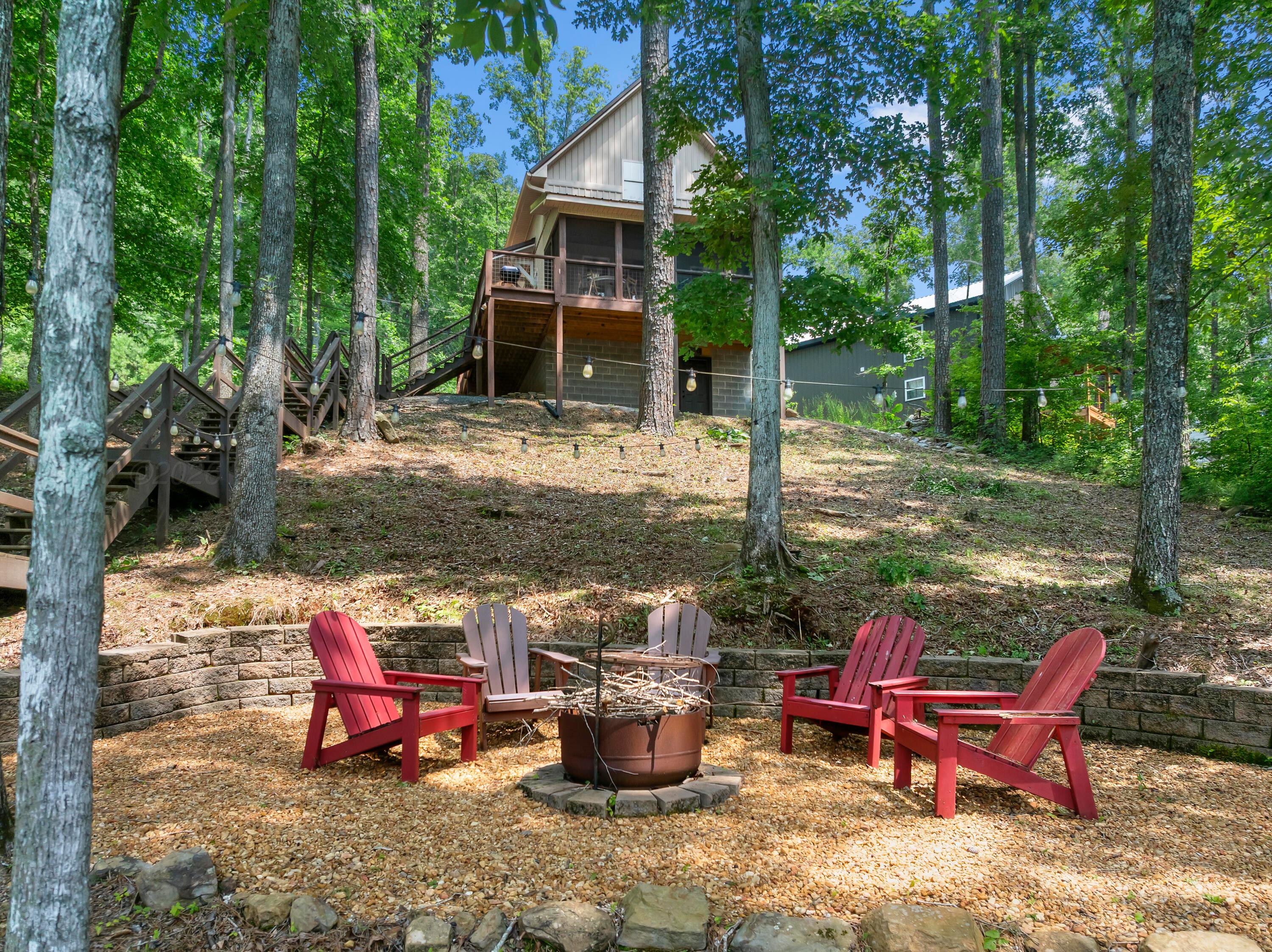 1055 LAKE Dr