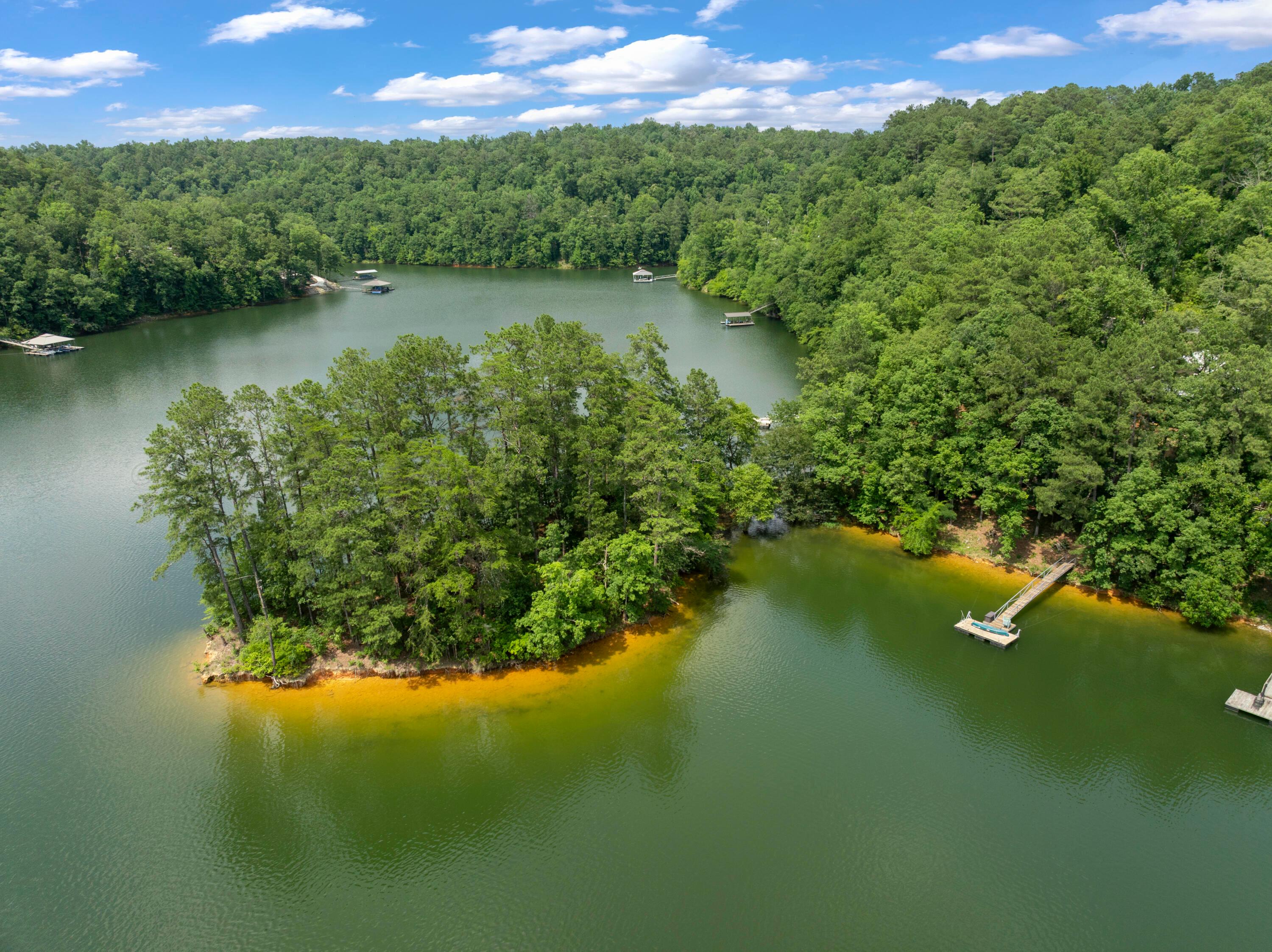 1055 LAKE Dr
