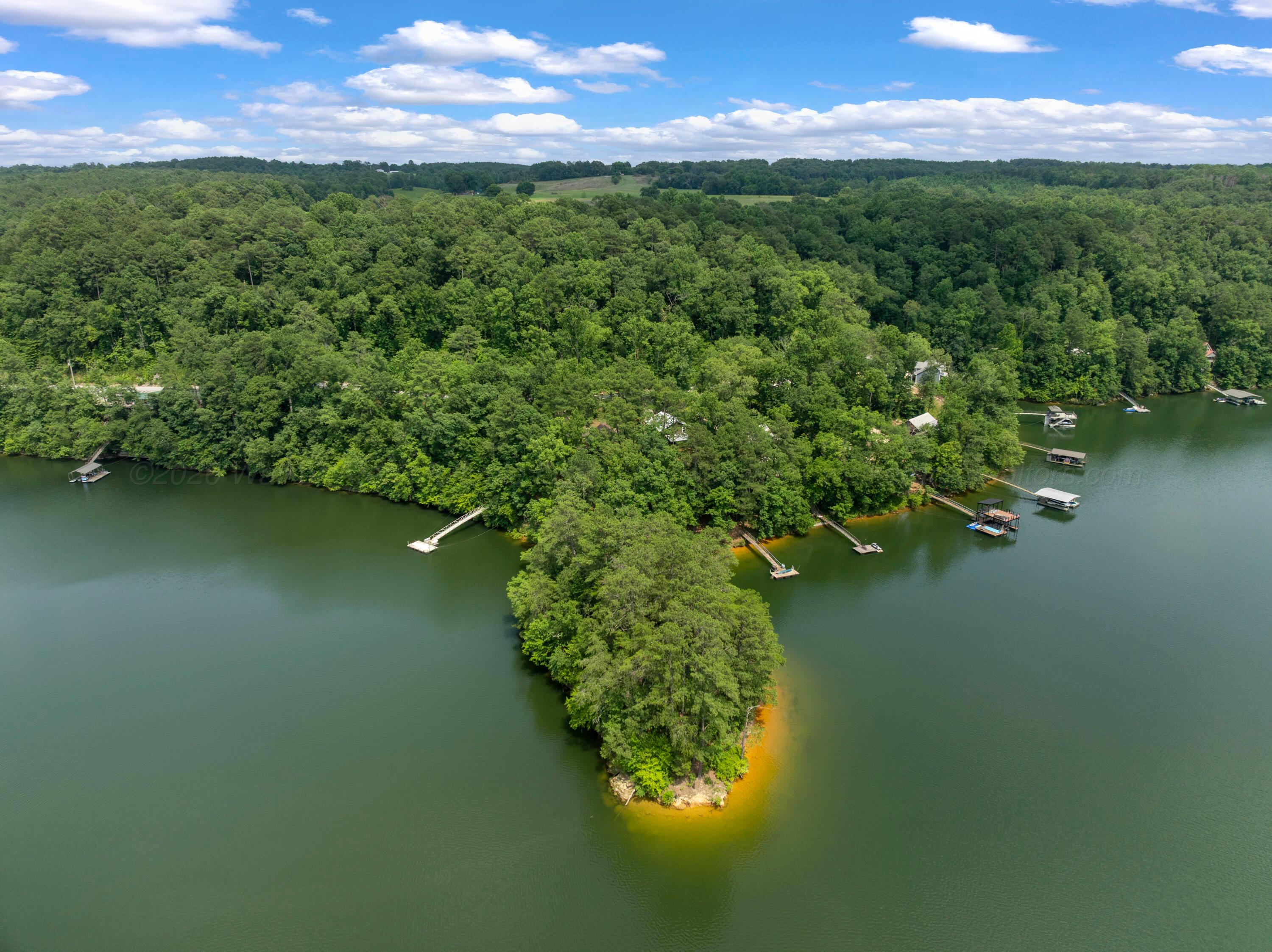 1055 LAKE Dr
