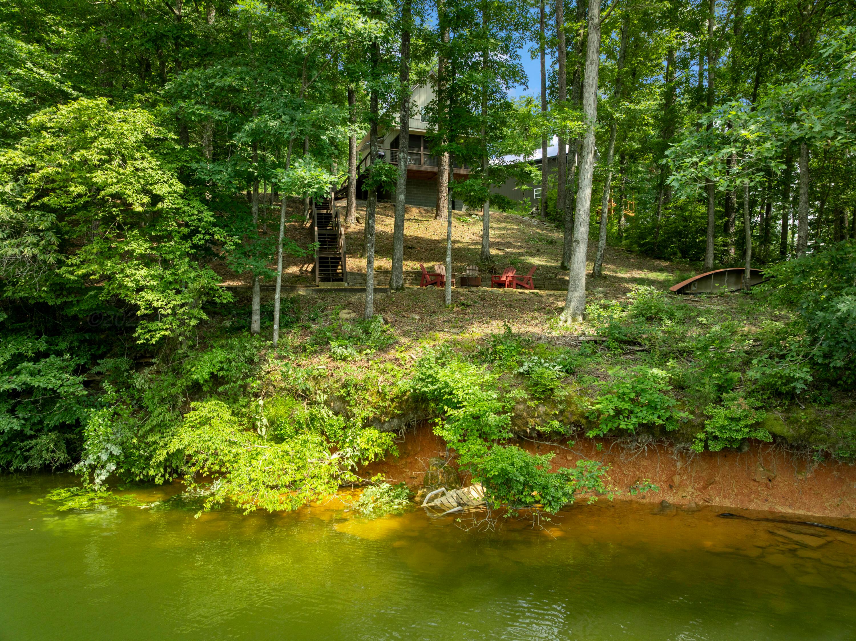 1055 LAKE Dr