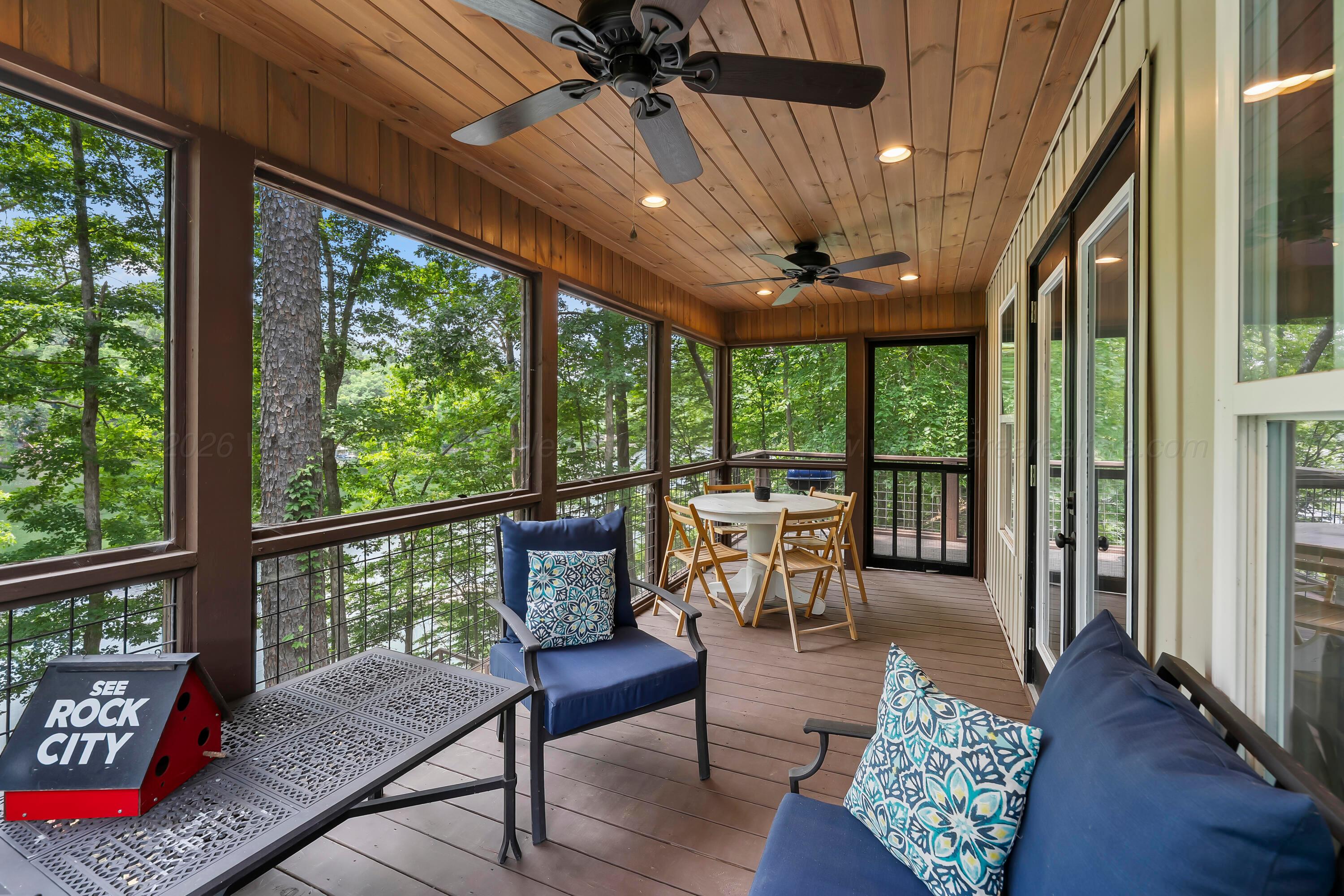1055 LAKE Dr