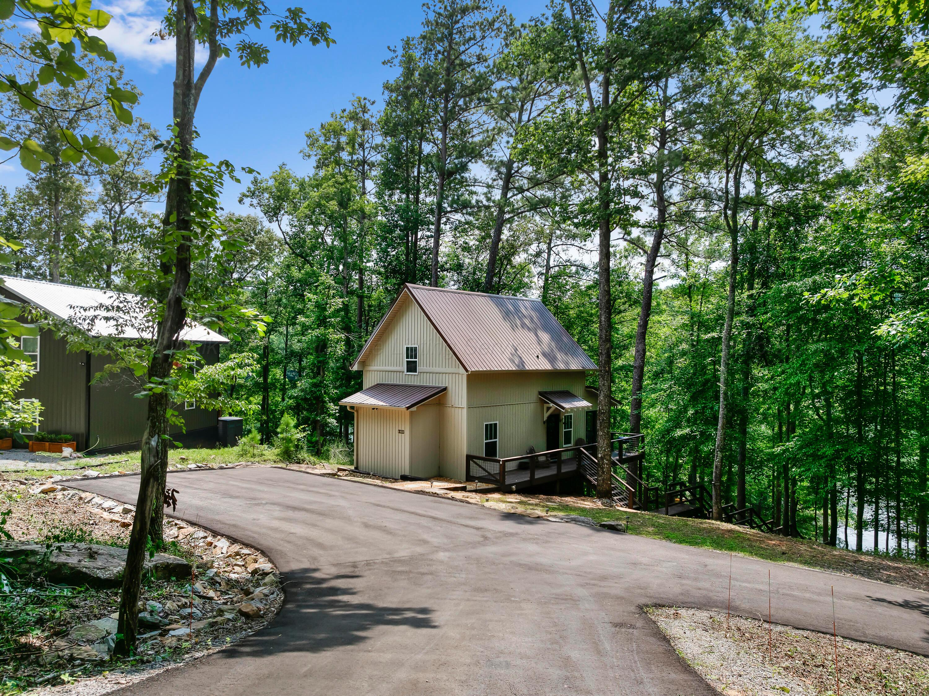 1055 LAKE Dr