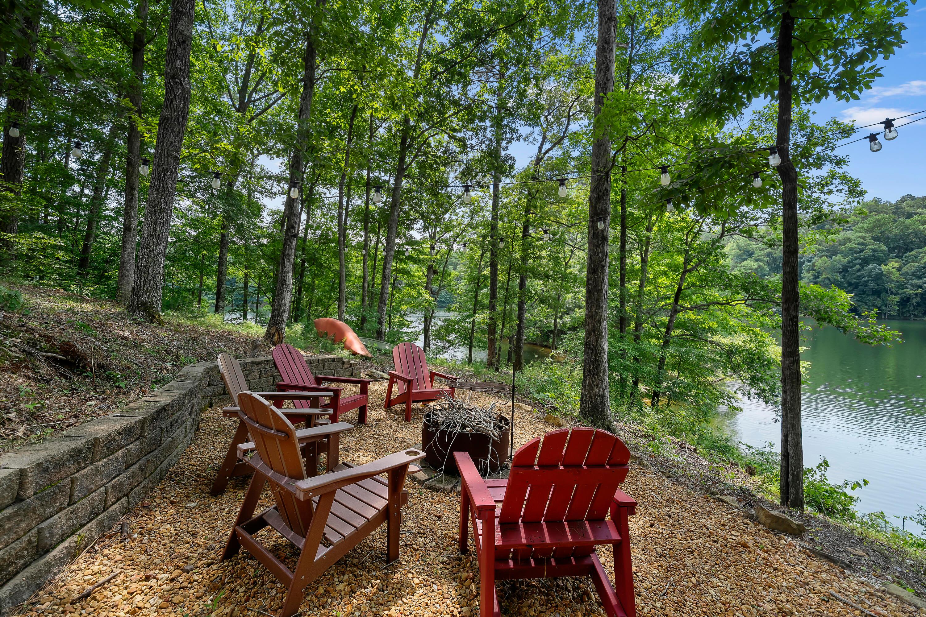 1055 LAKE Dr
