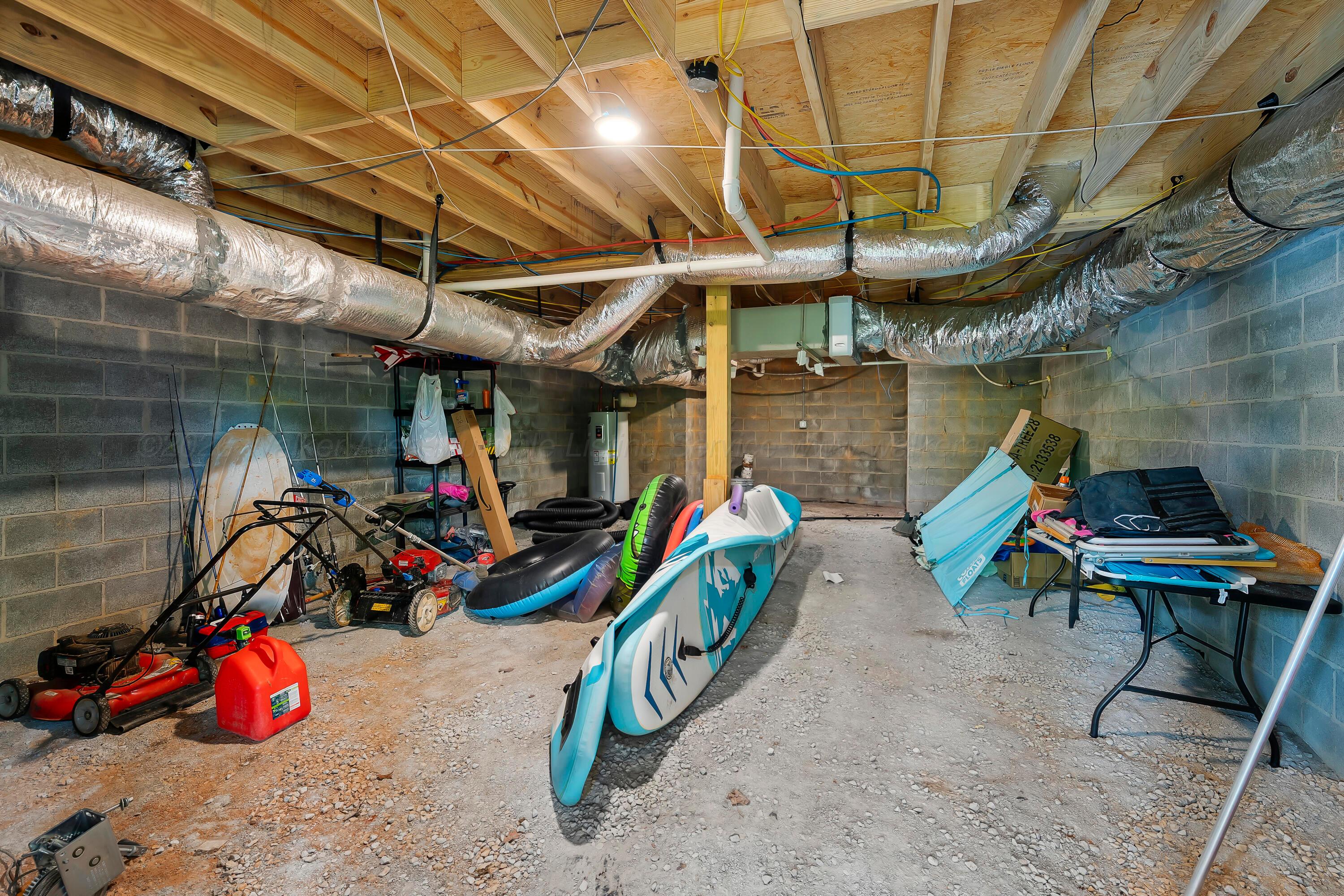 1055 LAKE Dr