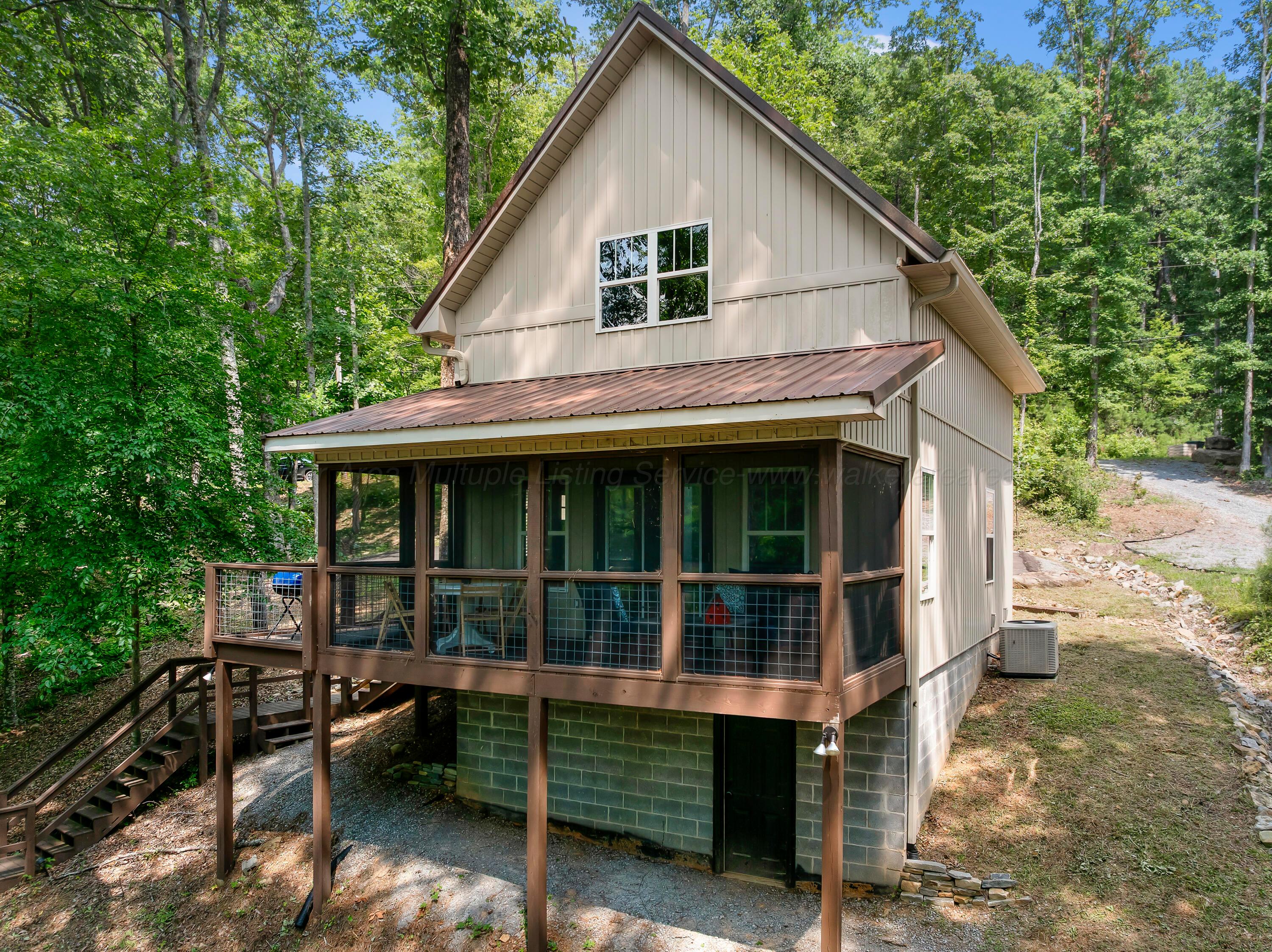1055 LAKE Dr