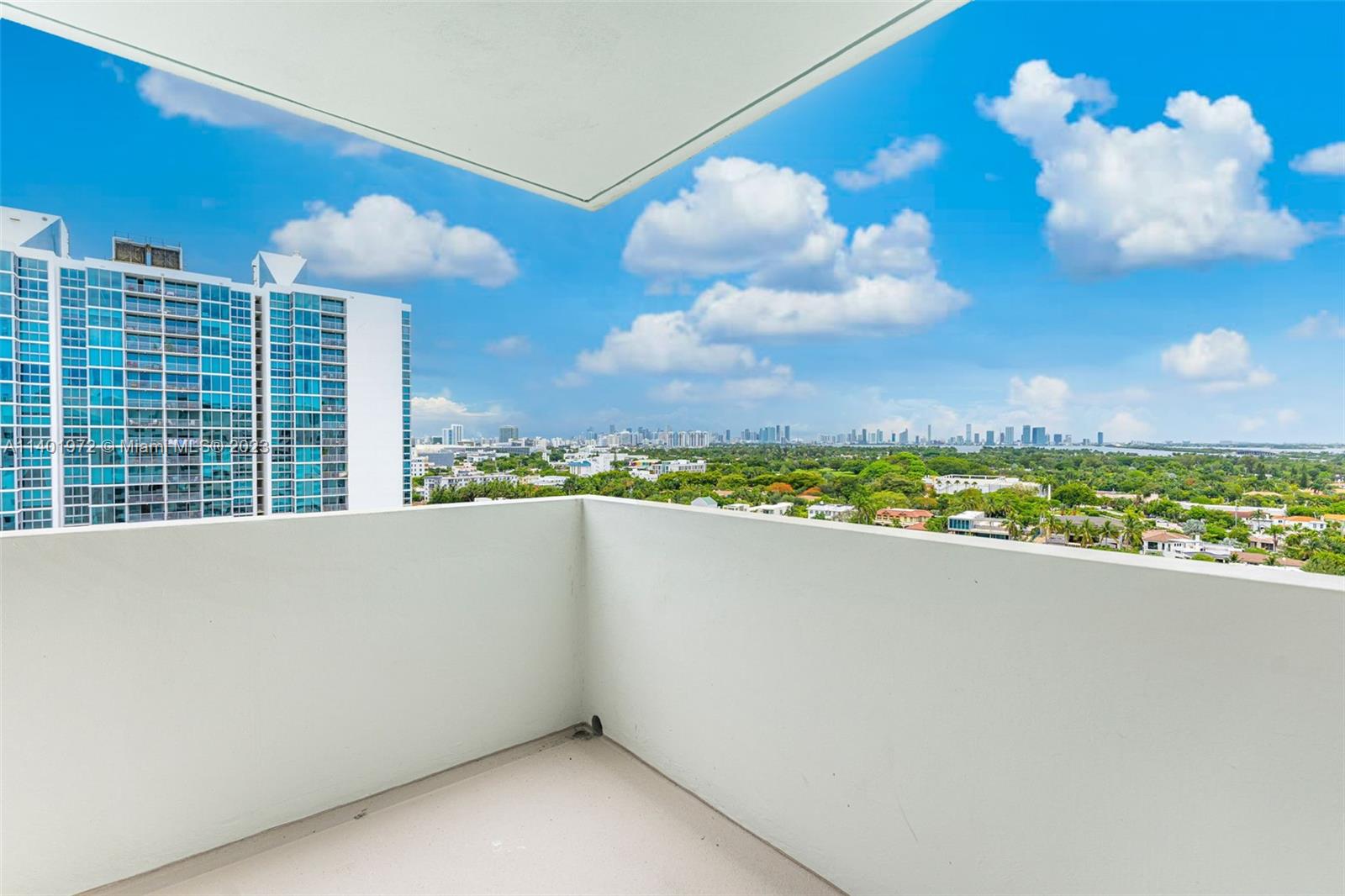 2899 Collins Ave # 1624