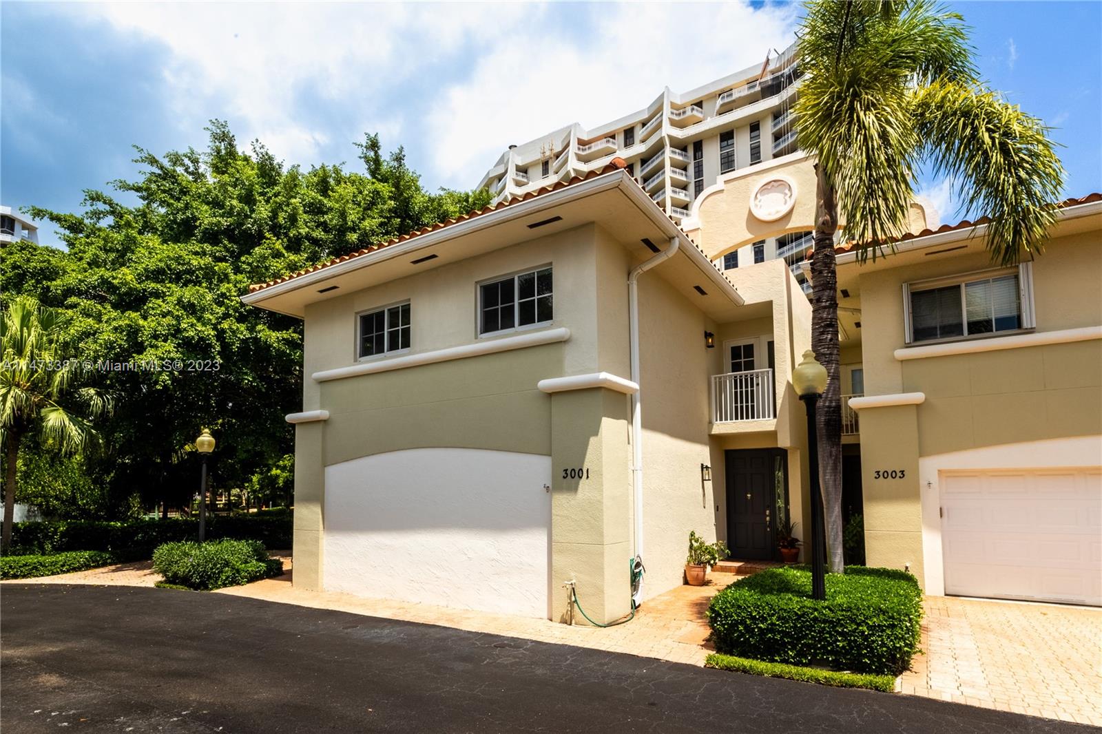 3001 NE Quayside Ln # 1