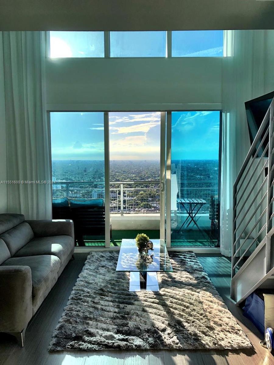 60 SW 13th St # 3009