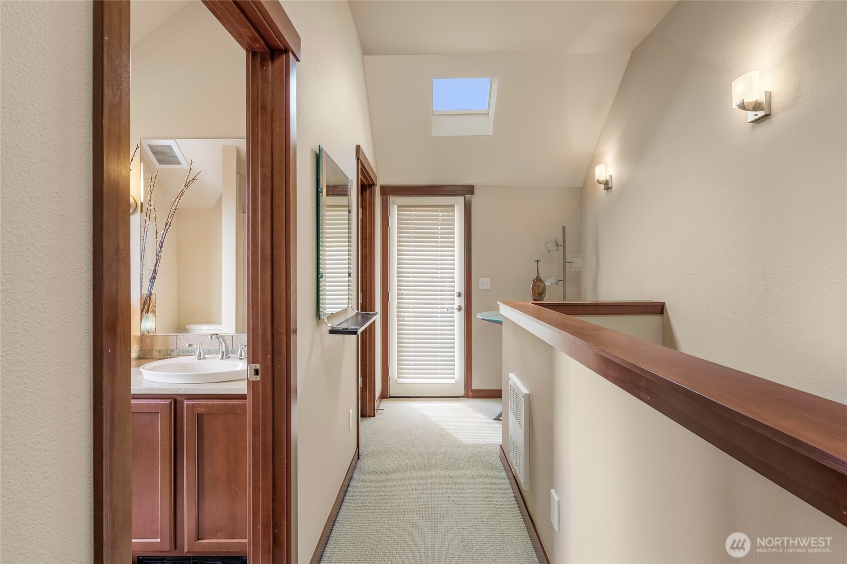 718 Nob Hill Avenue N Unit: A