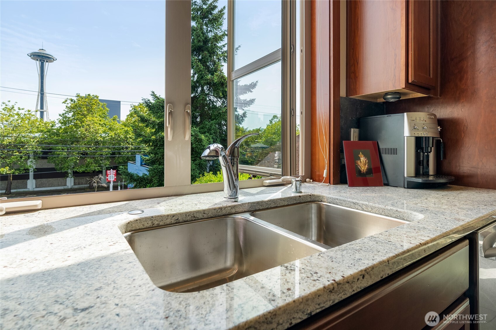 718 Nob Hill Avenue N Unit: A