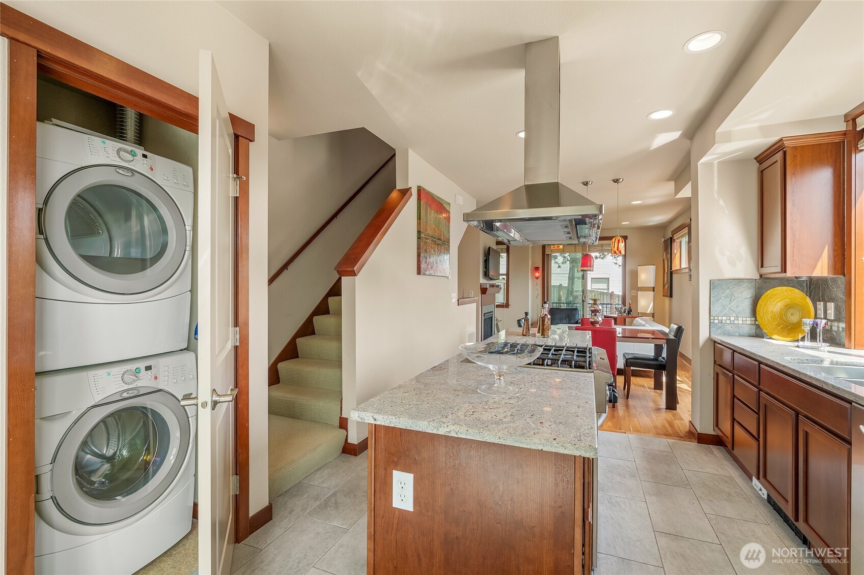 718 Nob Hill Avenue N Unit: A