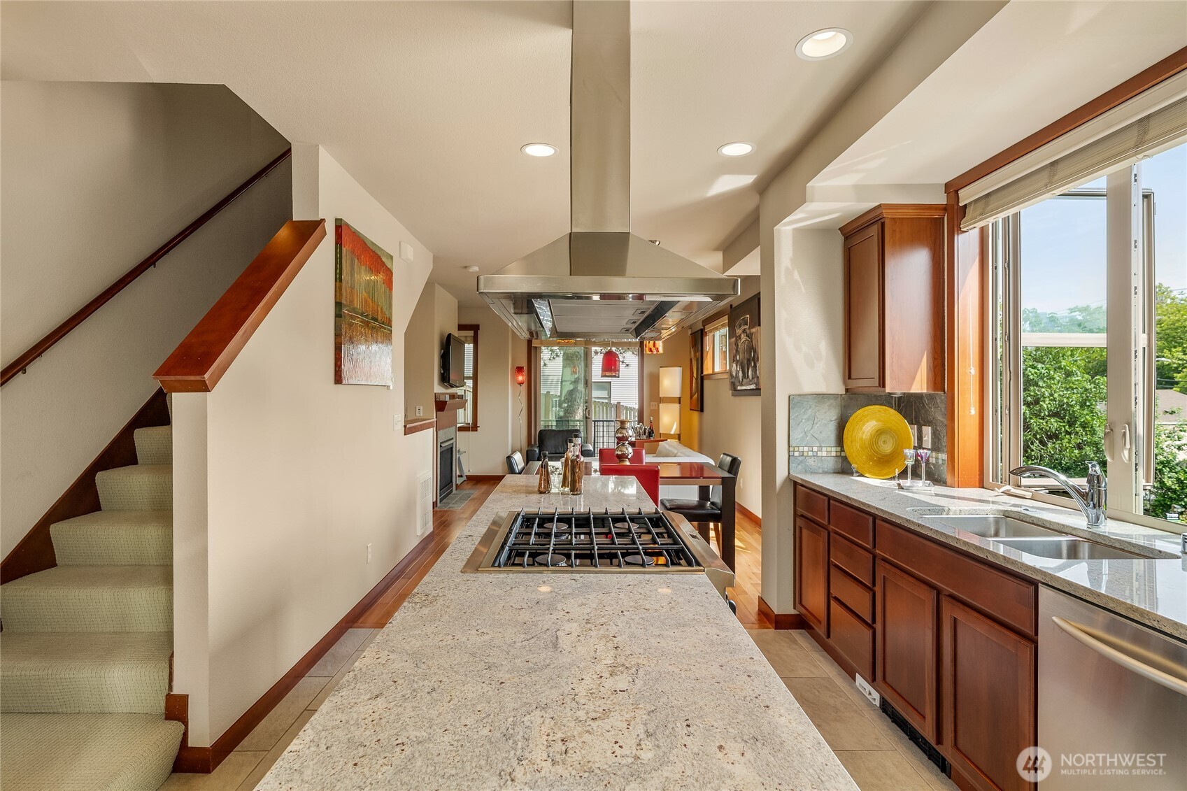 718 Nob Hill Avenue N Unit: A