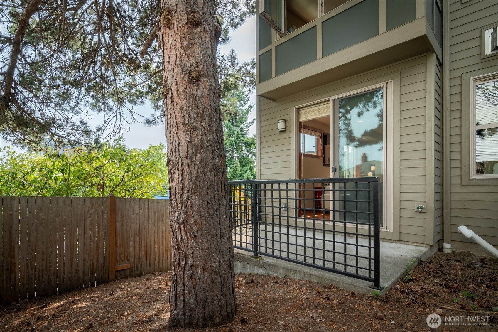 718 Nob Hill Avenue N Unit: A