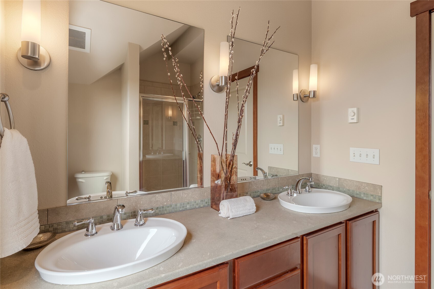 718 Nob Hill Avenue N Unit: A