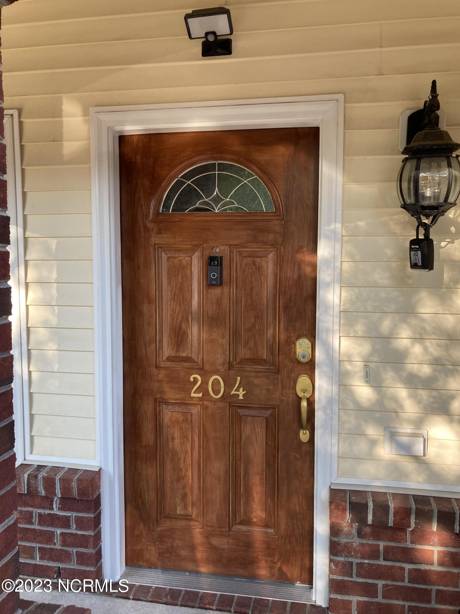 1935 Tara Court, 204