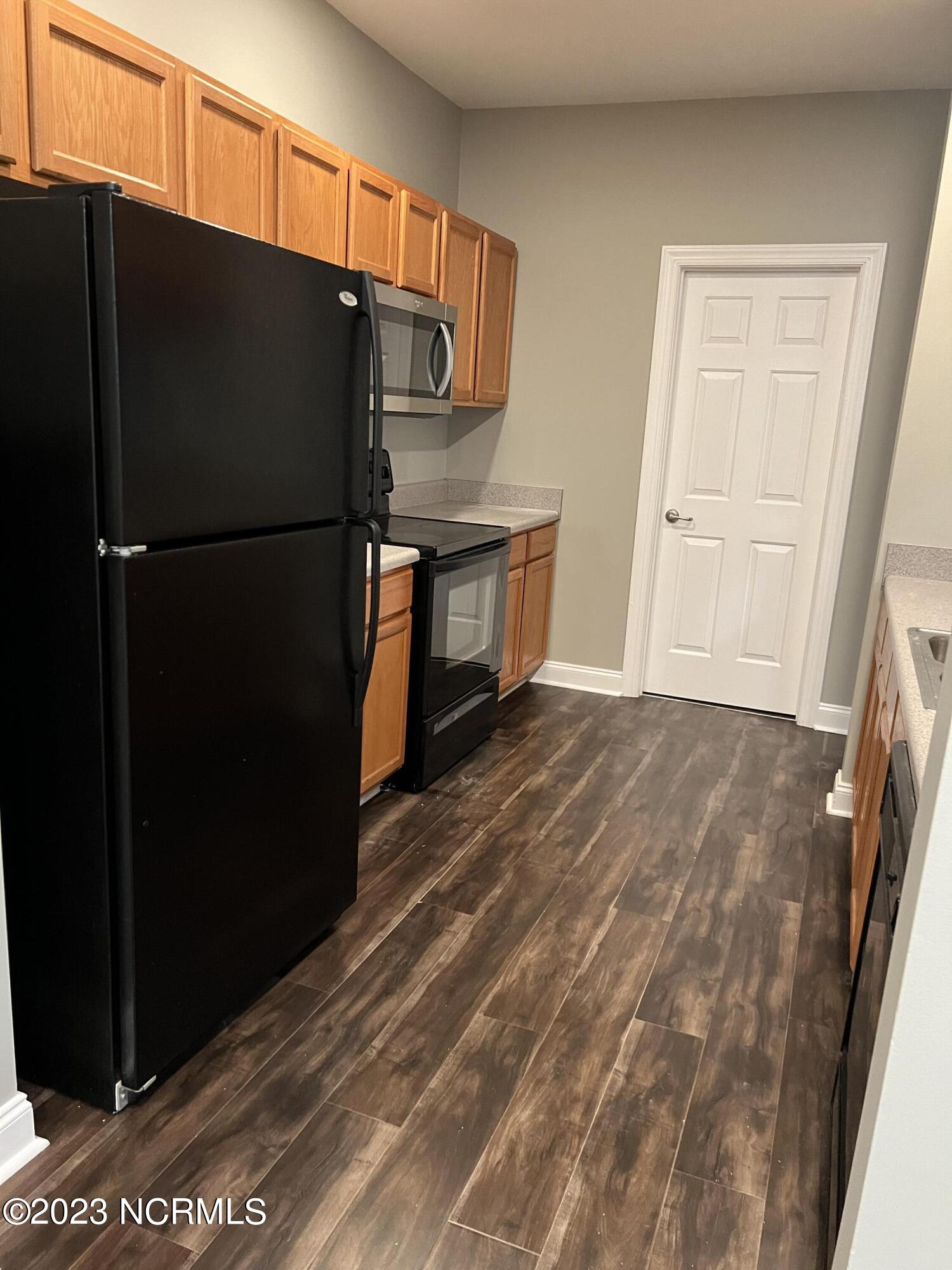 1935 Tara Court, 204