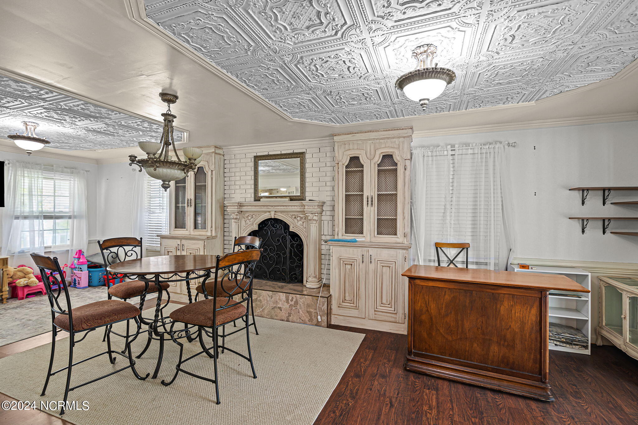 575 S 5th Street