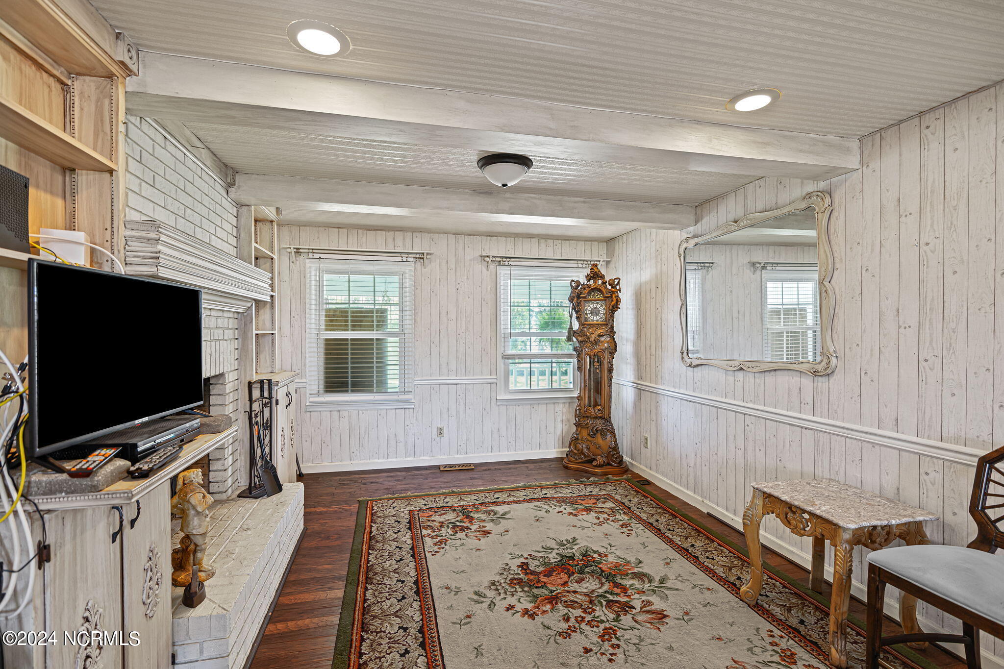 575 S 5th Street