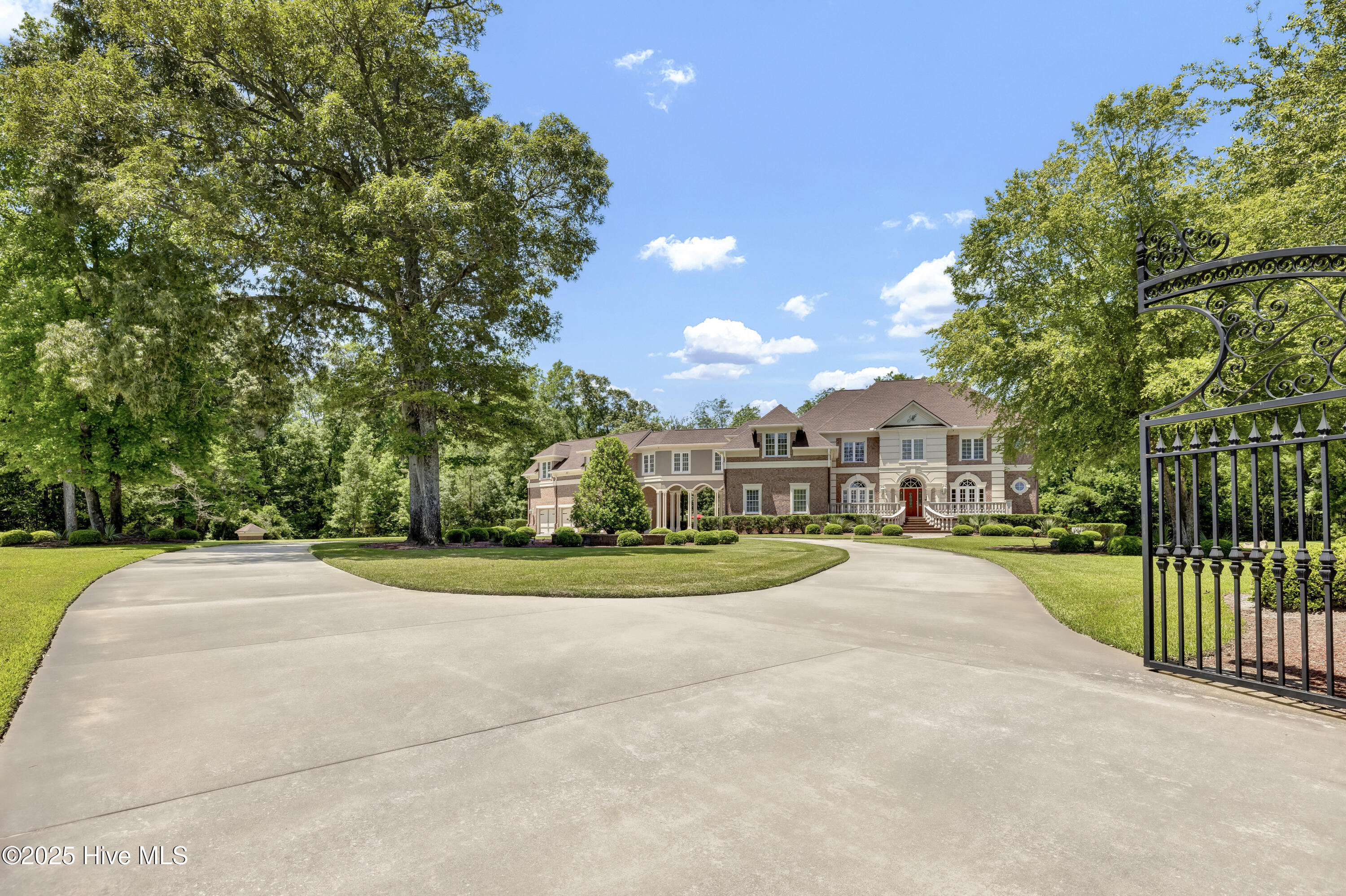 103 Brigadoon Court
