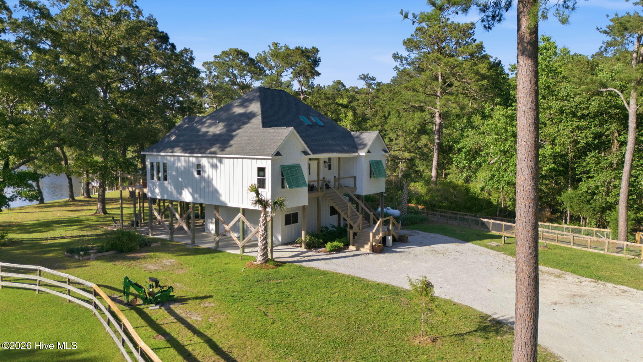 1002 Howells Road