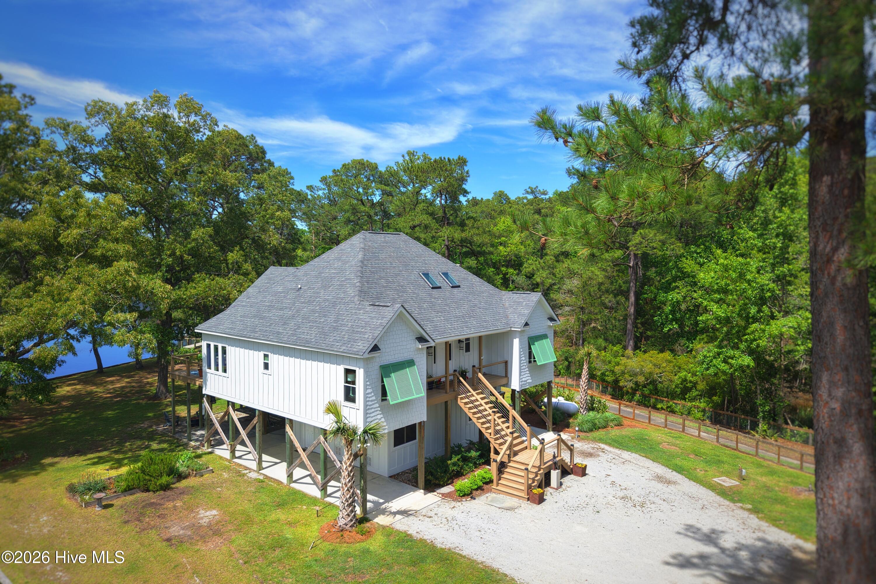1002 Howells Road