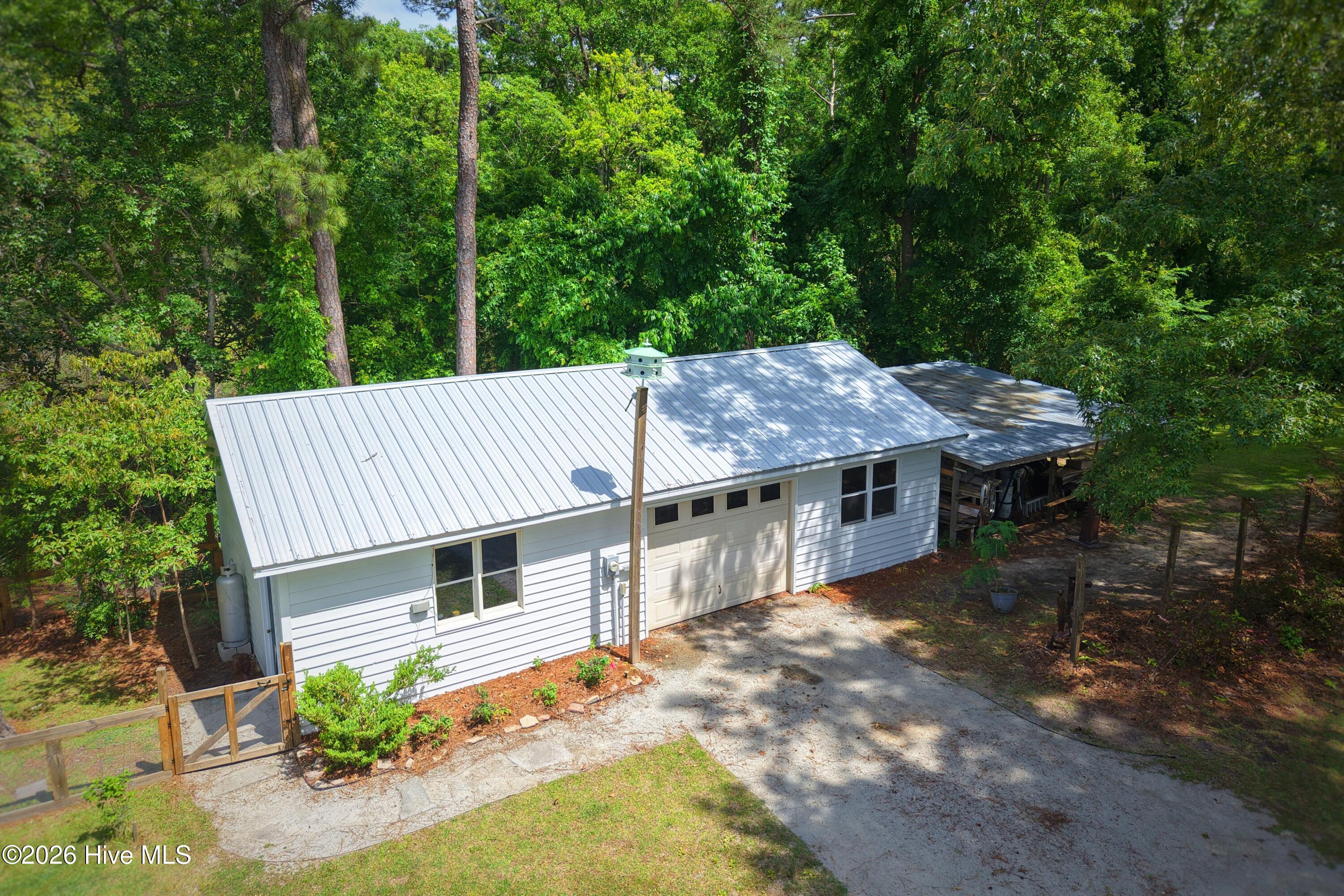 1002 Howells Road