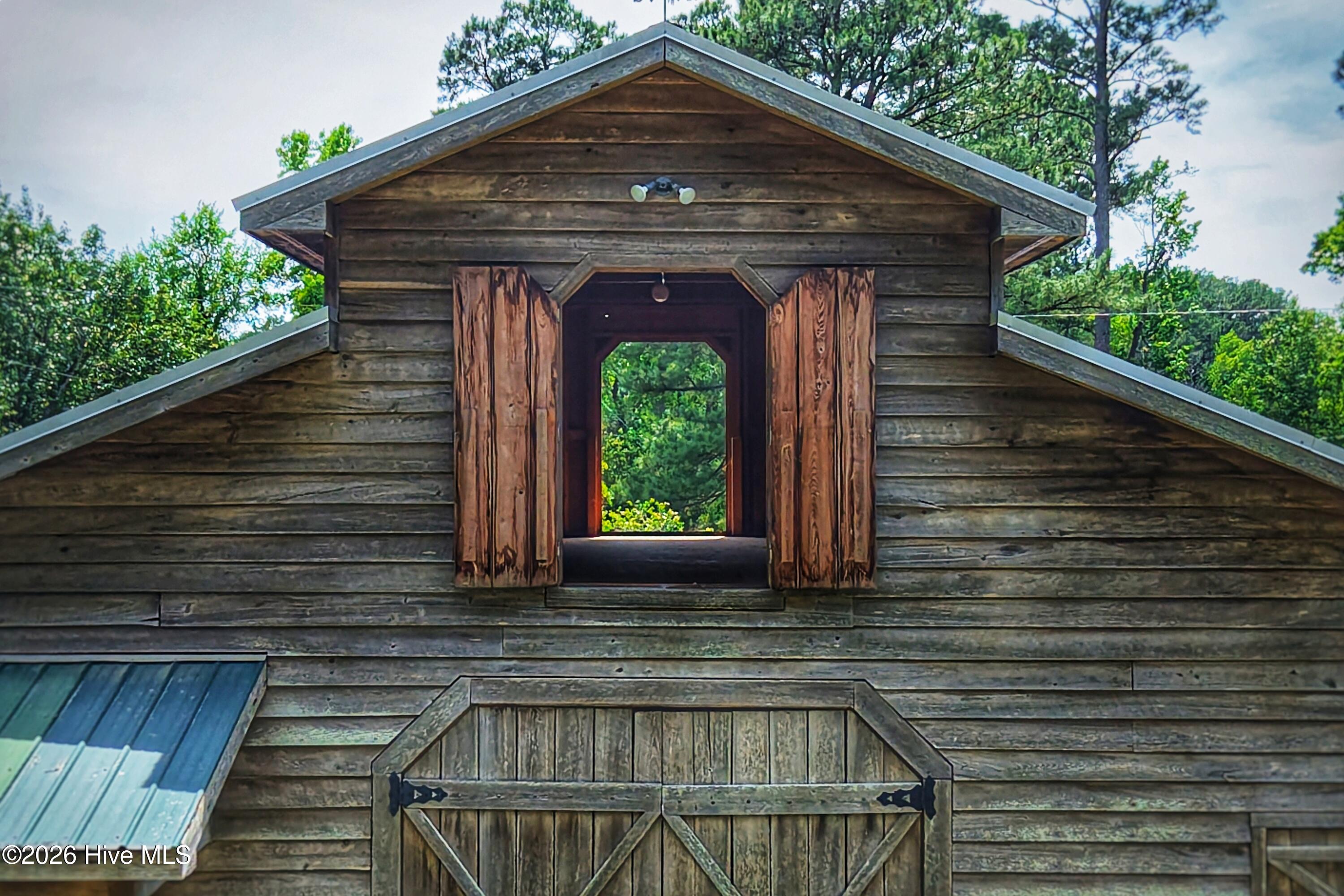 1002 Howells Road
