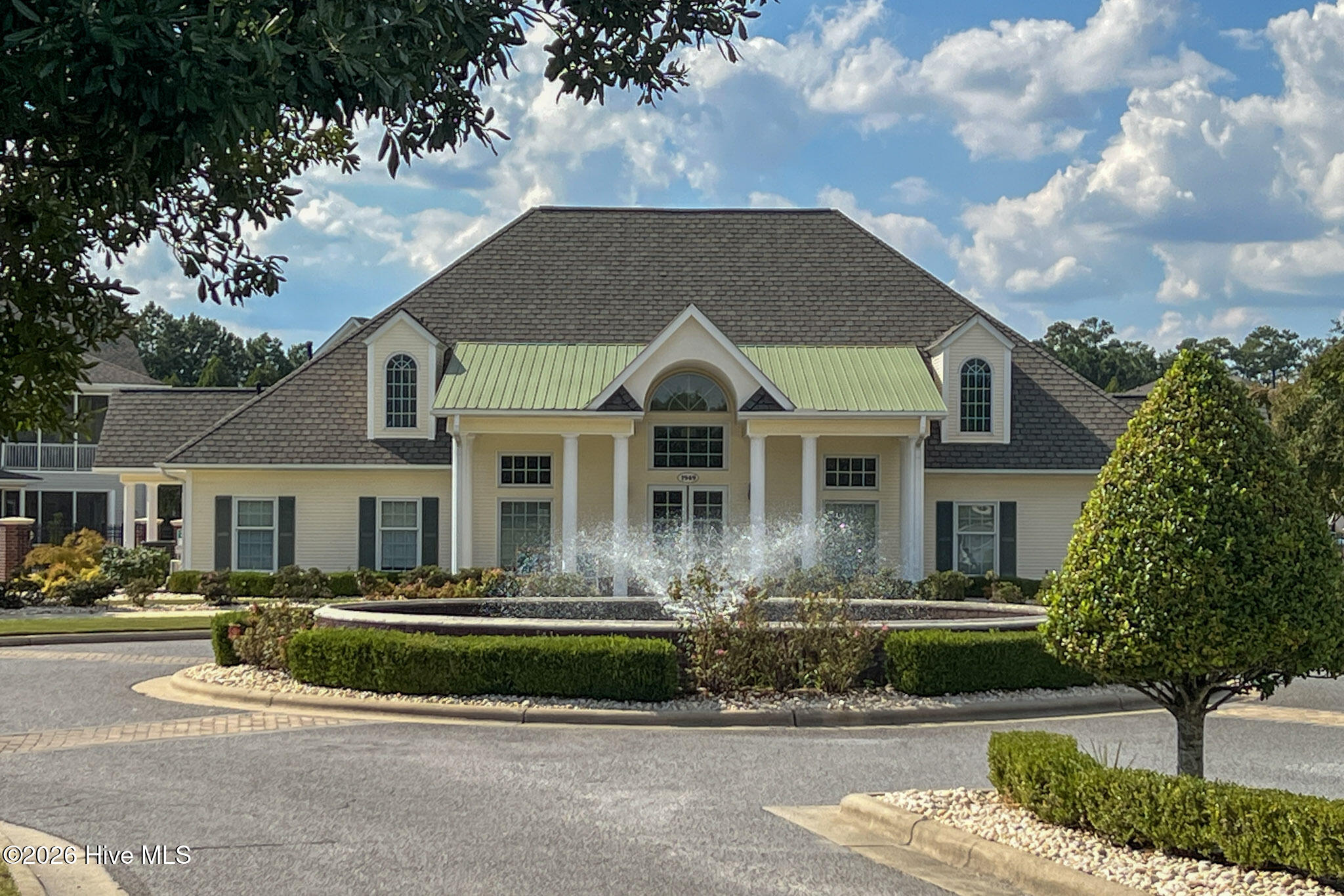 1935 Tara Court 204