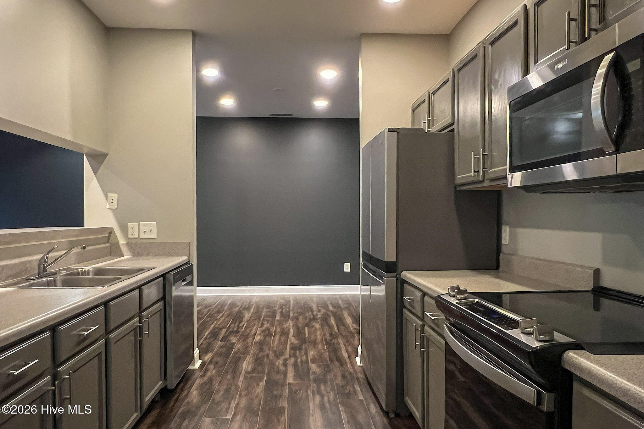 1935 Tara Court 204