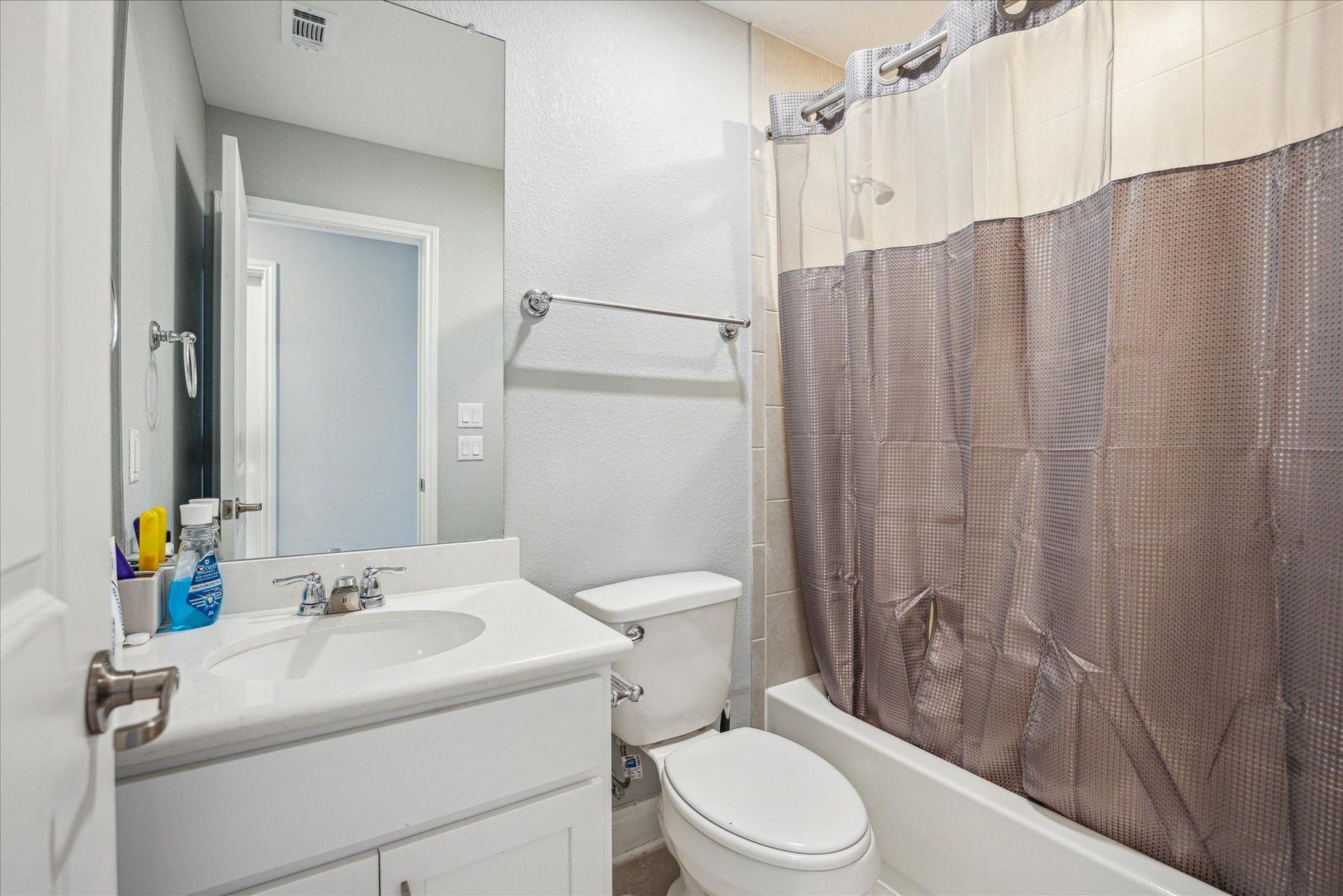 1212 Brasano PL