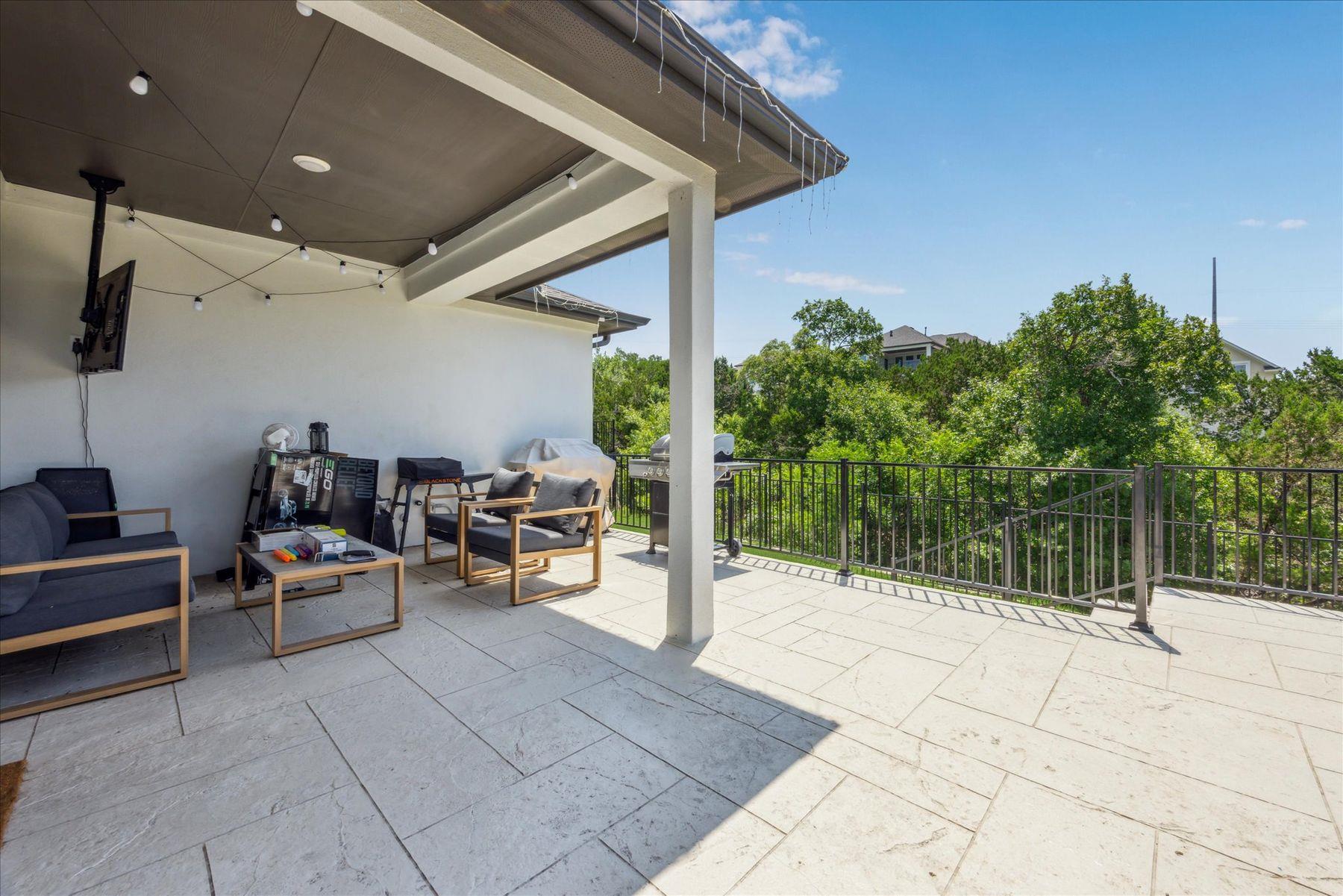 1212 Brasano PL