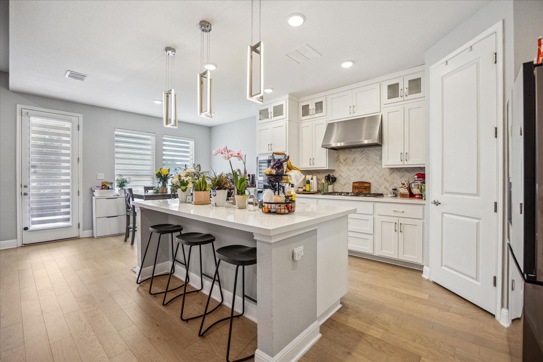 1212 Brasano PL