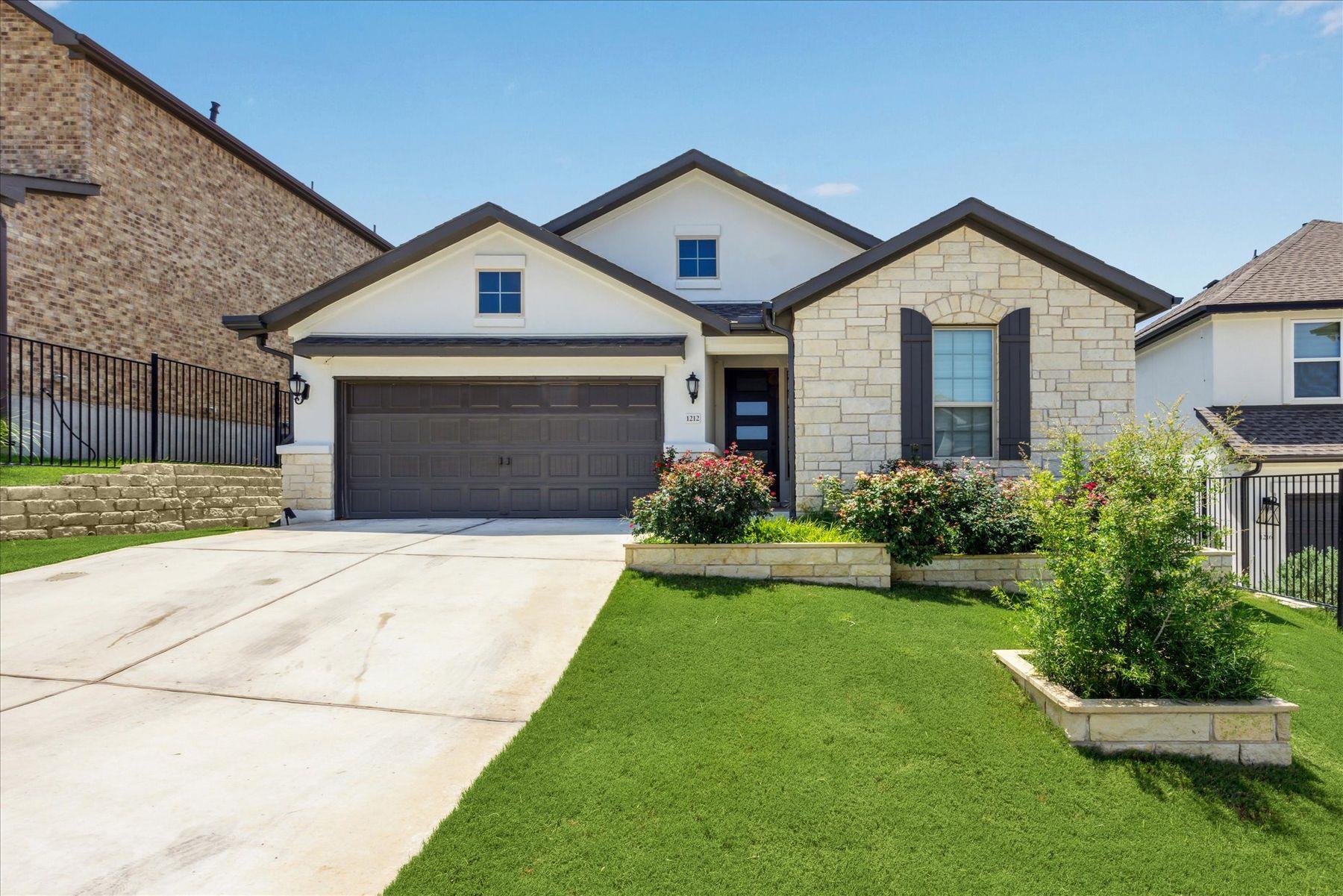 1212 Brasano PL